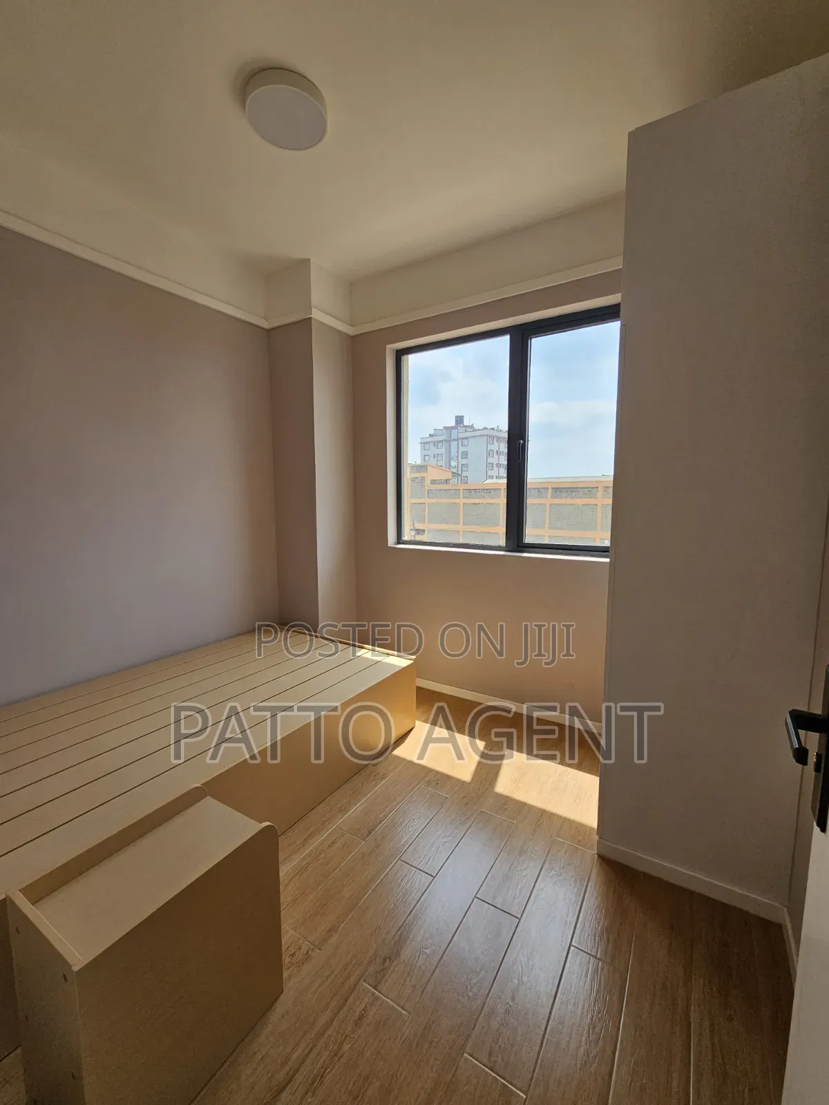 2bdrm Apartment in Lavington Area, Near, Racecourse for sale