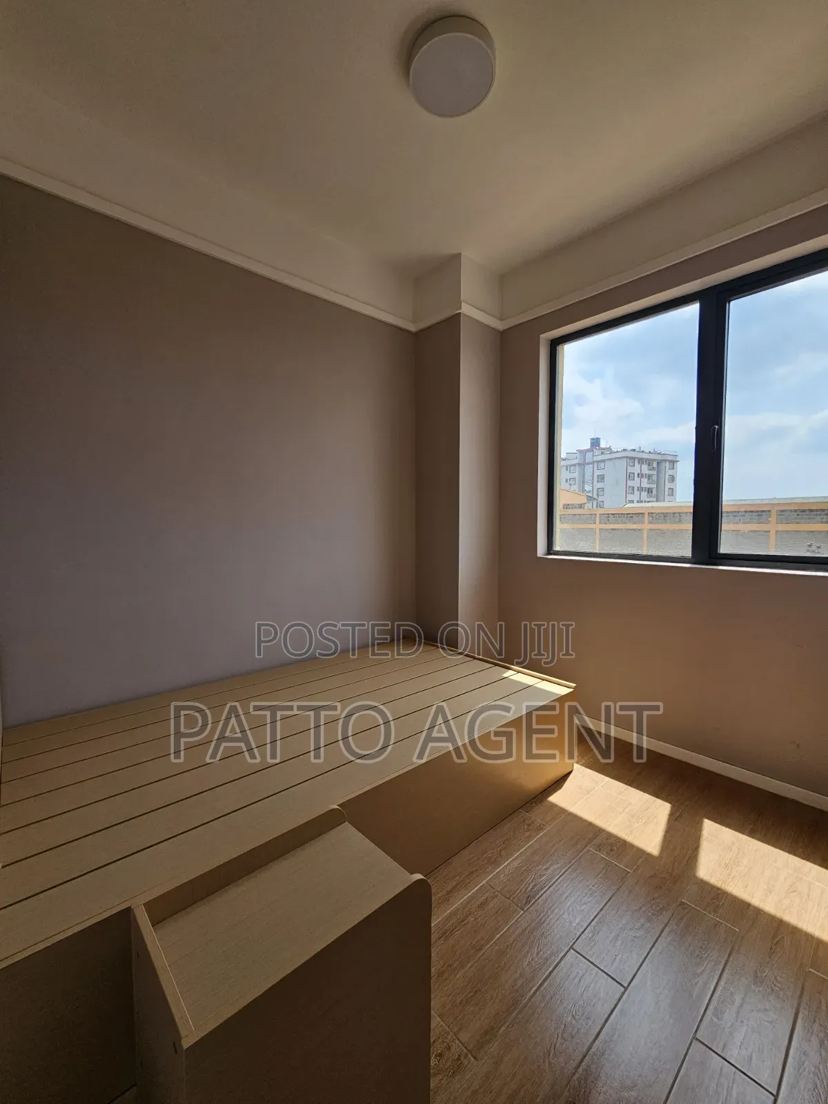 2bdrm Apartment in Lavington Area, Near, Racecourse for sale