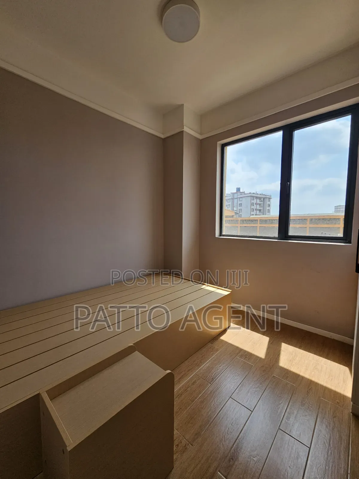 2bdrm Apartment in Lavington Area, Near, Racecourse for sale
