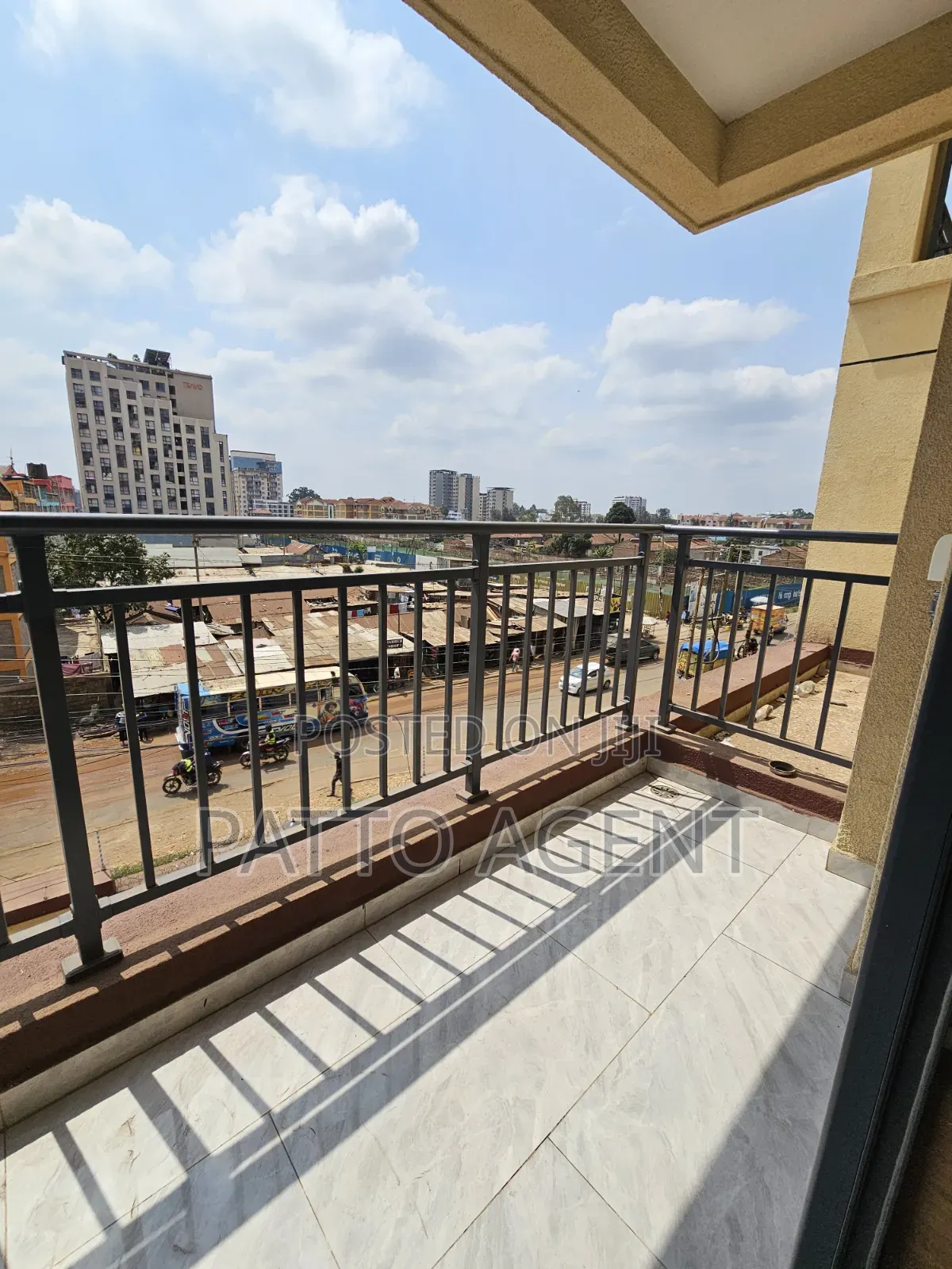 2bdrm Apartment in Lavington Area, Near, Racecourse for sale