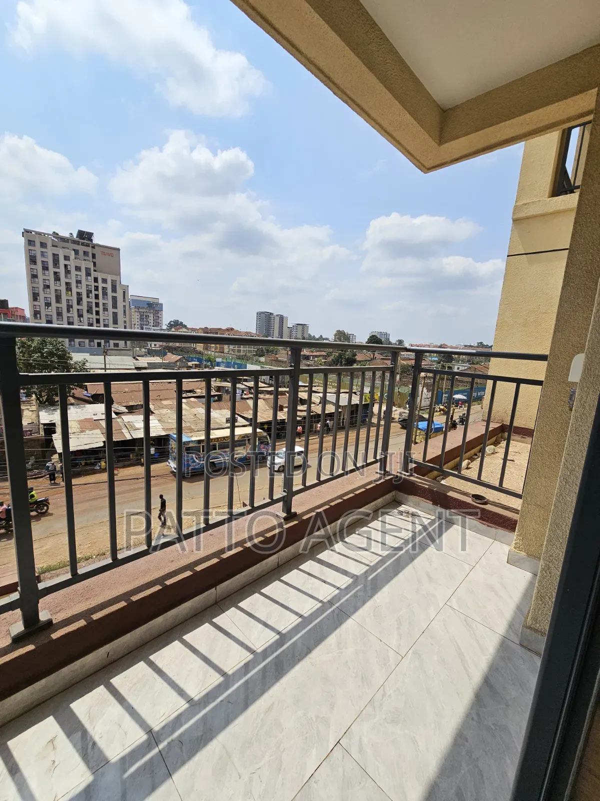2bdrm Apartment in Lavington Area, Near, Racecourse for sale