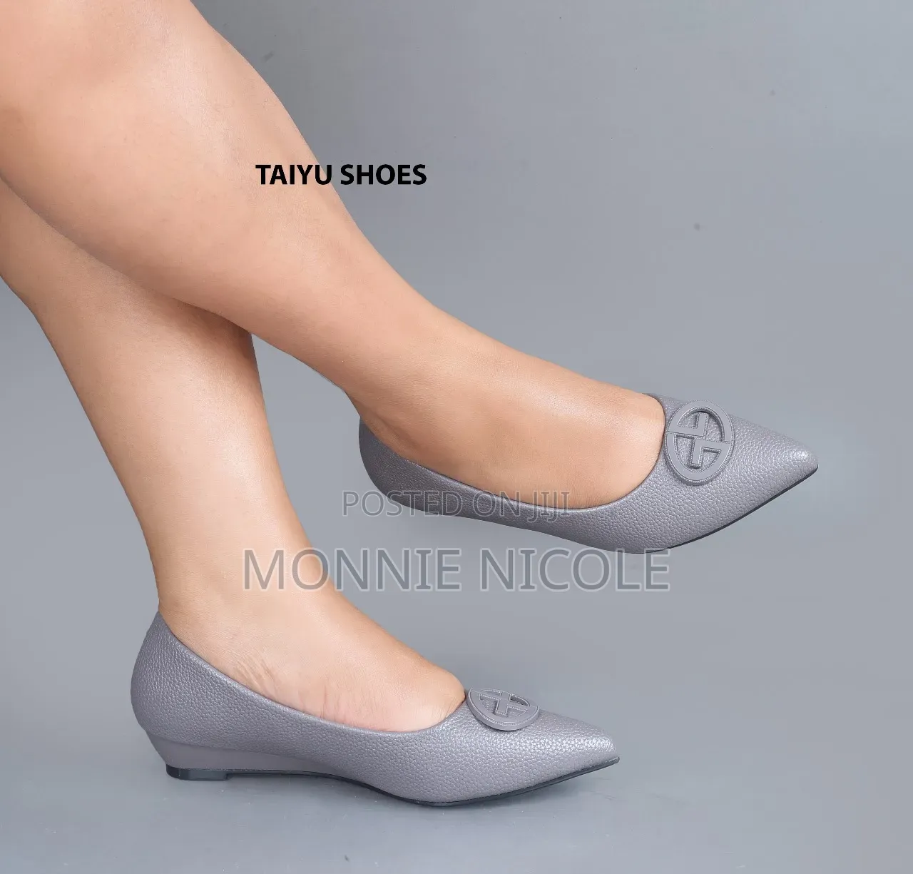 Fashion Ladies Low Closed Wedge Shoes