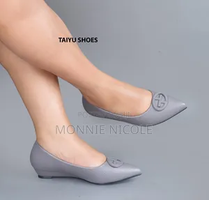 Fashion Ladies Low Closed Wedge Shoes