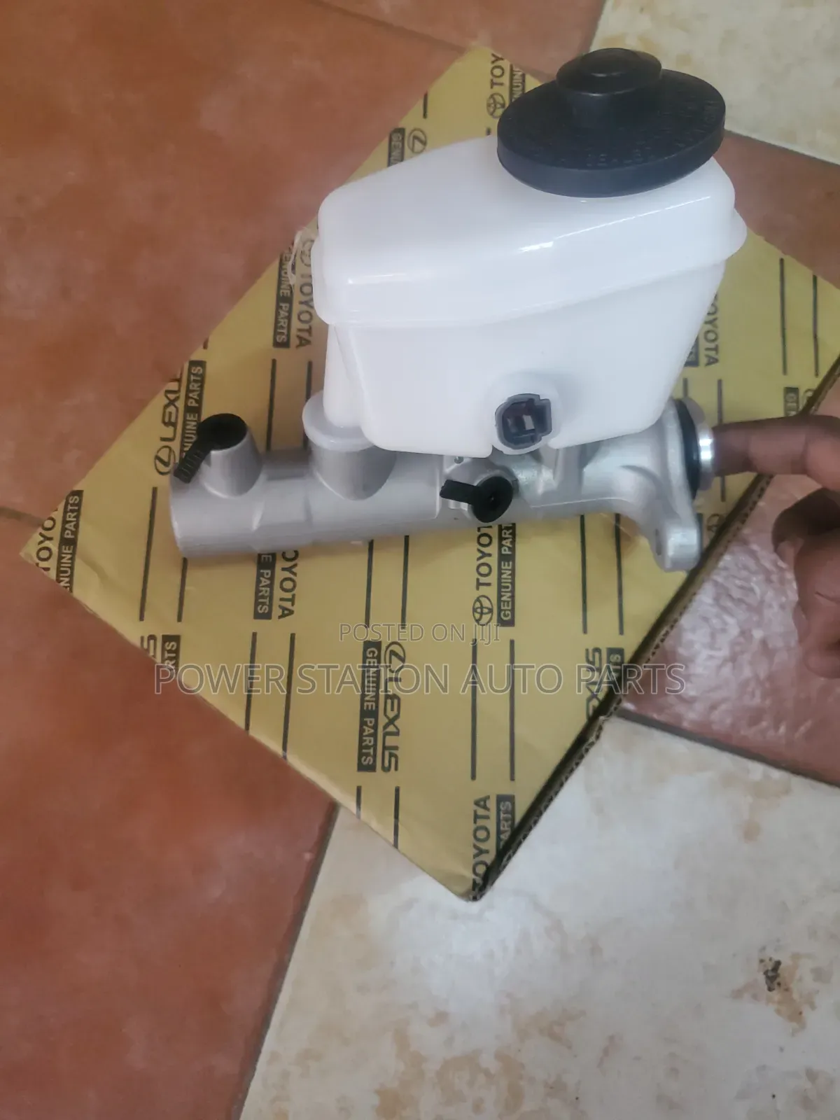 Toyota LC 79 Brake Master Cylinder