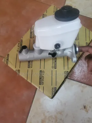 Toyota LC 79 Brake Master Cylinder