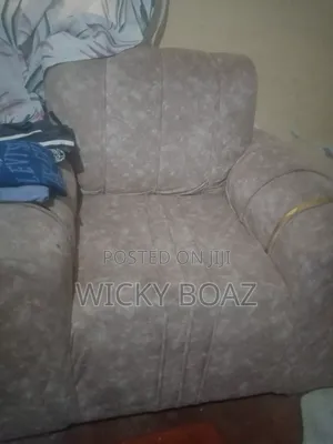 Selling Sofa Set