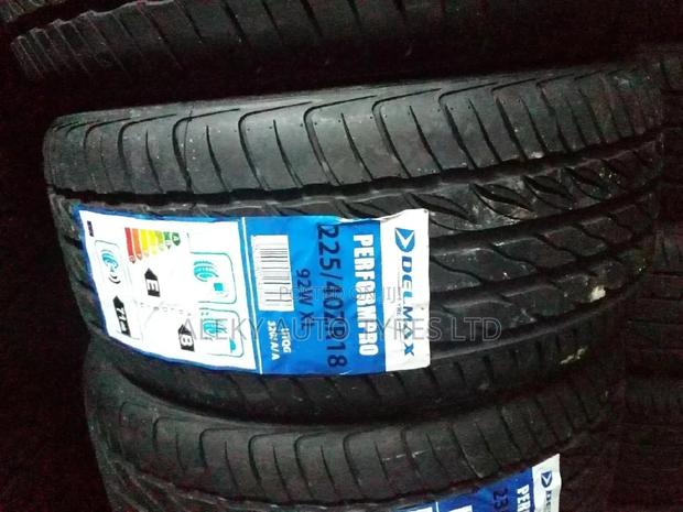 225/40 R18 Delmax Tyre - main view