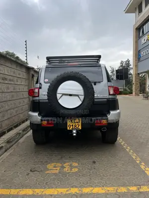 Toyota FJ Cruiser 2013 Gray
