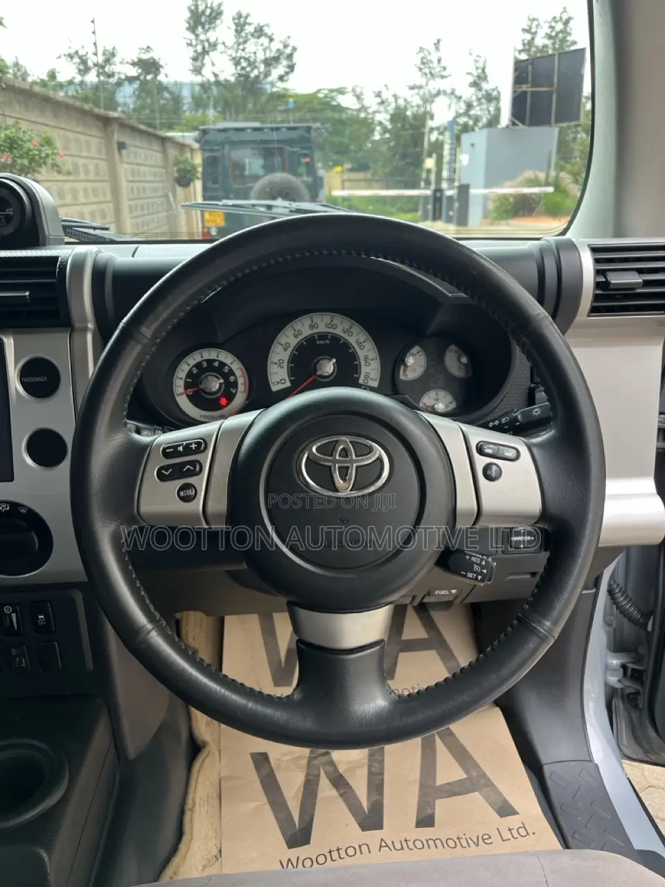 Toyota FJ Cruiser 2013 Gray