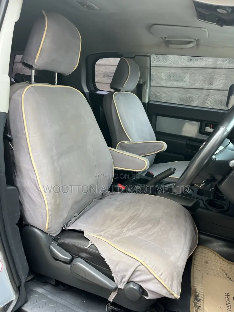 Toyota FJ Cruiser 2013 Gray