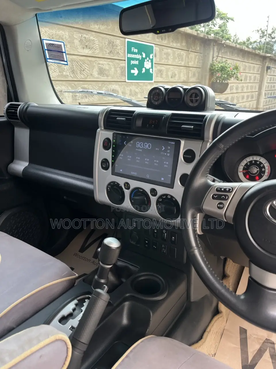 Toyota FJ Cruiser 2013 Gray