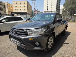 Toyota Hilux 2017 Gray