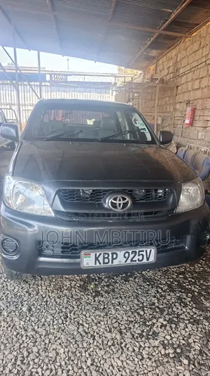 Toyota Hilux 2010 Black