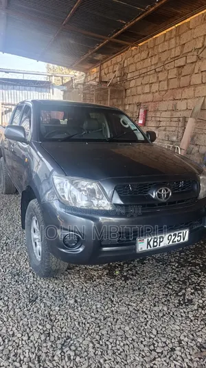 Toyota Hilux 2010 Black