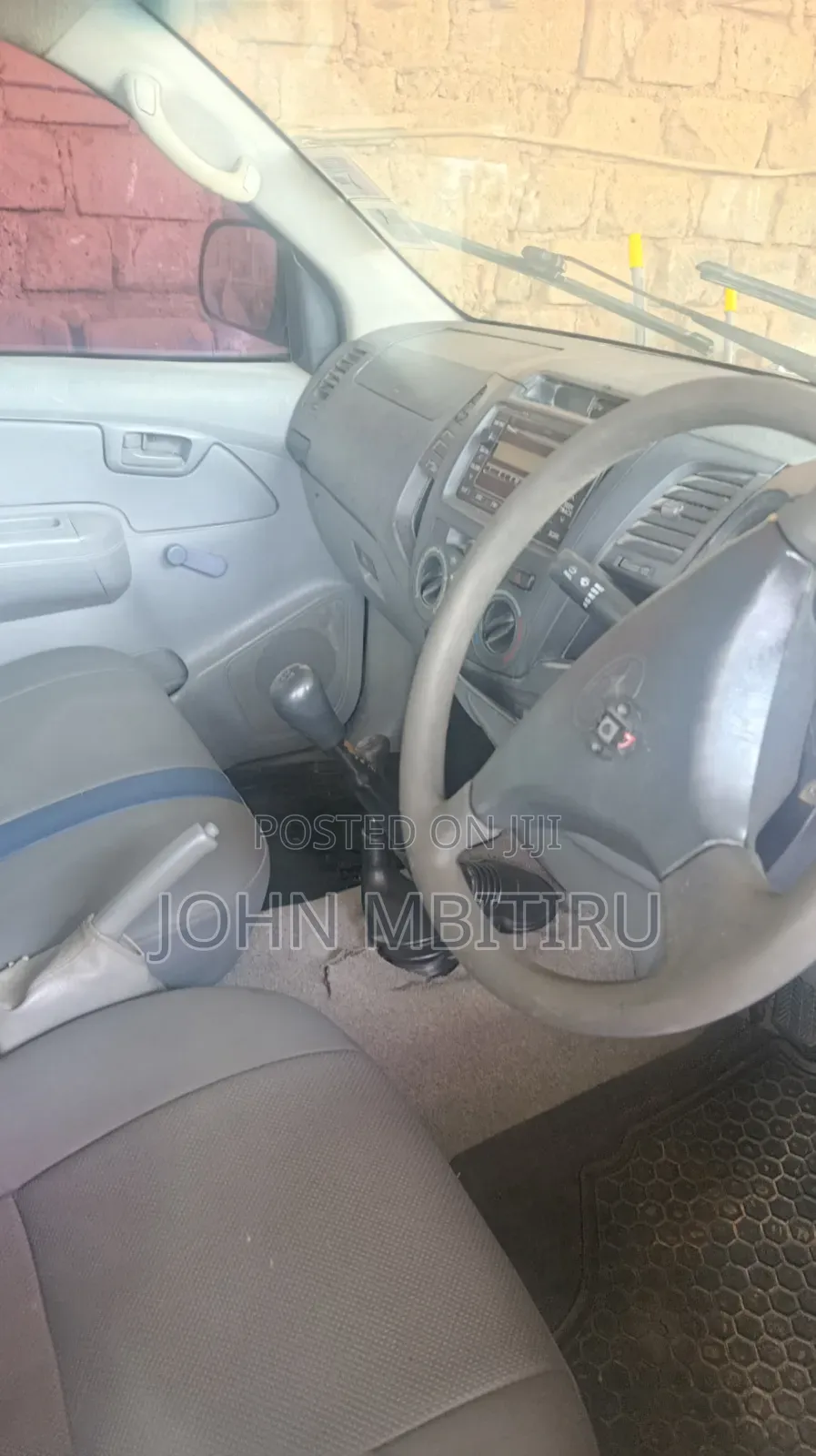 Toyota Hilux 2010 Black