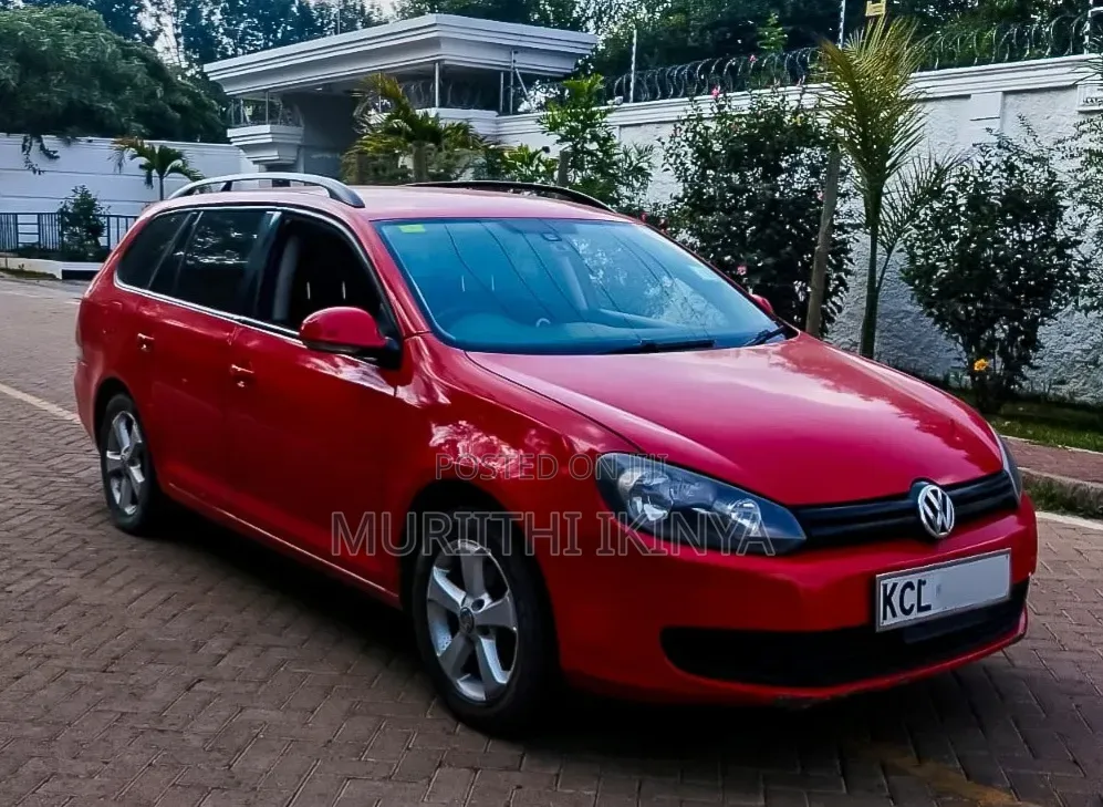Volkswagen Golf 2011 Red