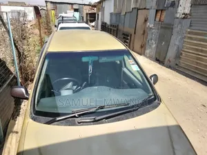 Toyota Nadia 2000 Gold