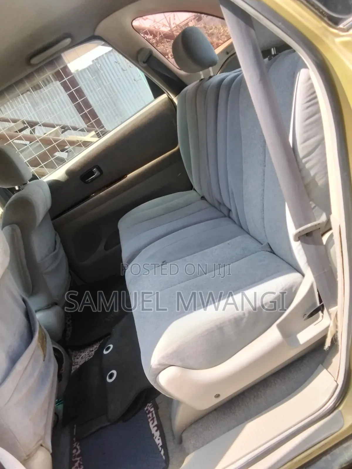 Toyota Nadia 2000 Gold