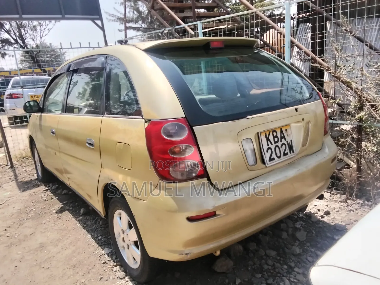 Toyota Nadia 2000 Gold