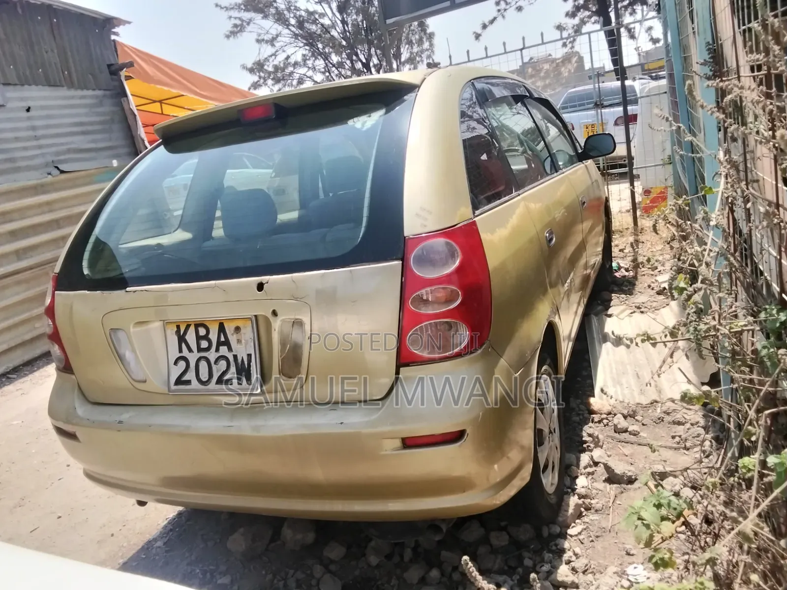 Toyota Nadia 2000 Gold