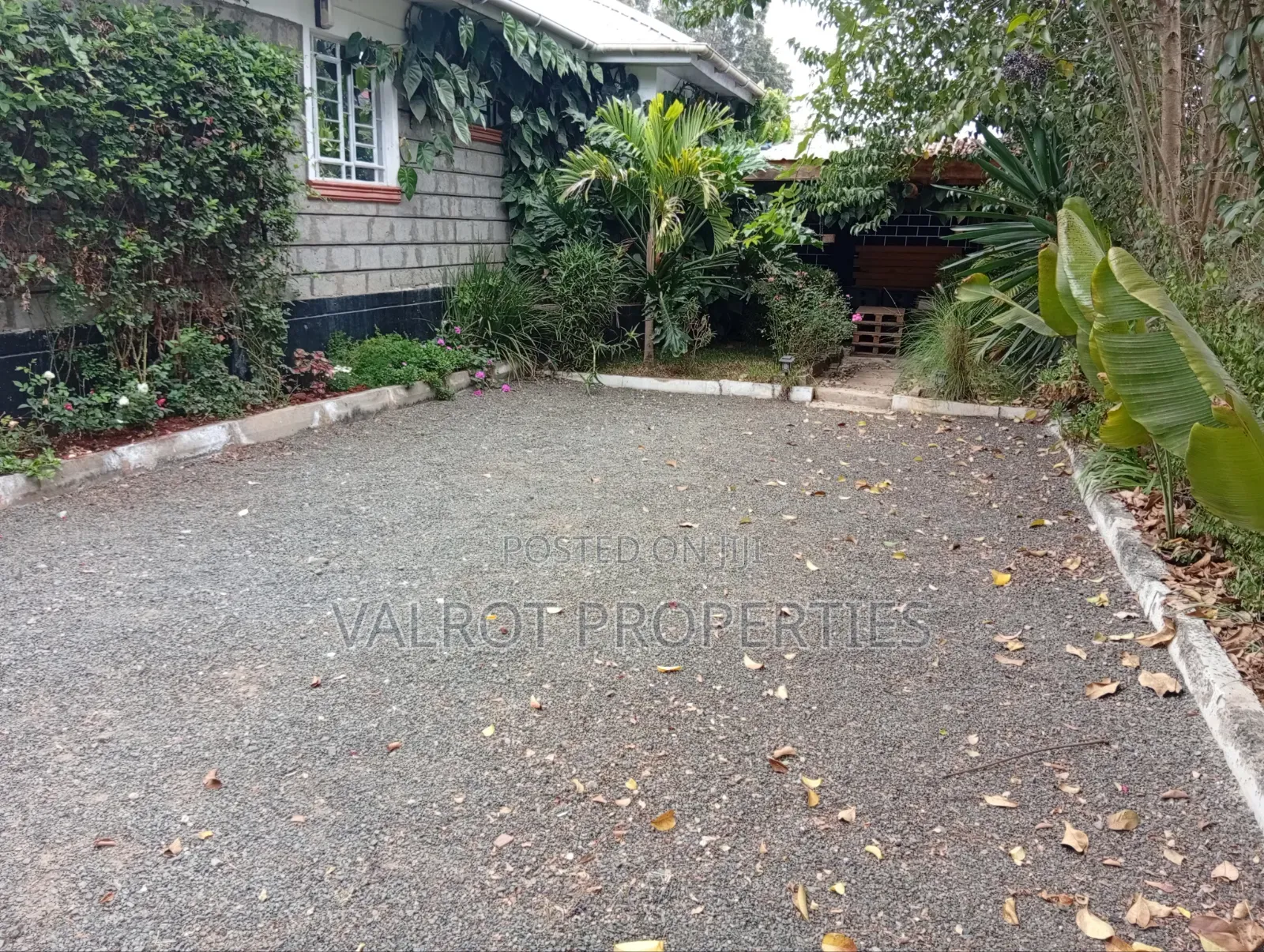 4bdrm Bungalow in Nkoroi for sale