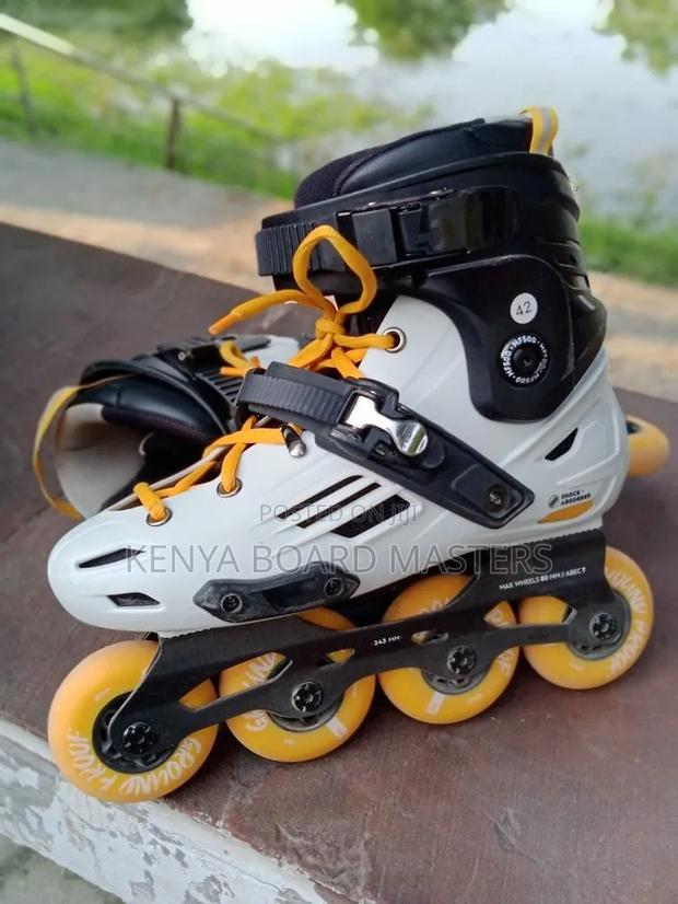 Rubber Wheels Professional Skate Shoes - main view