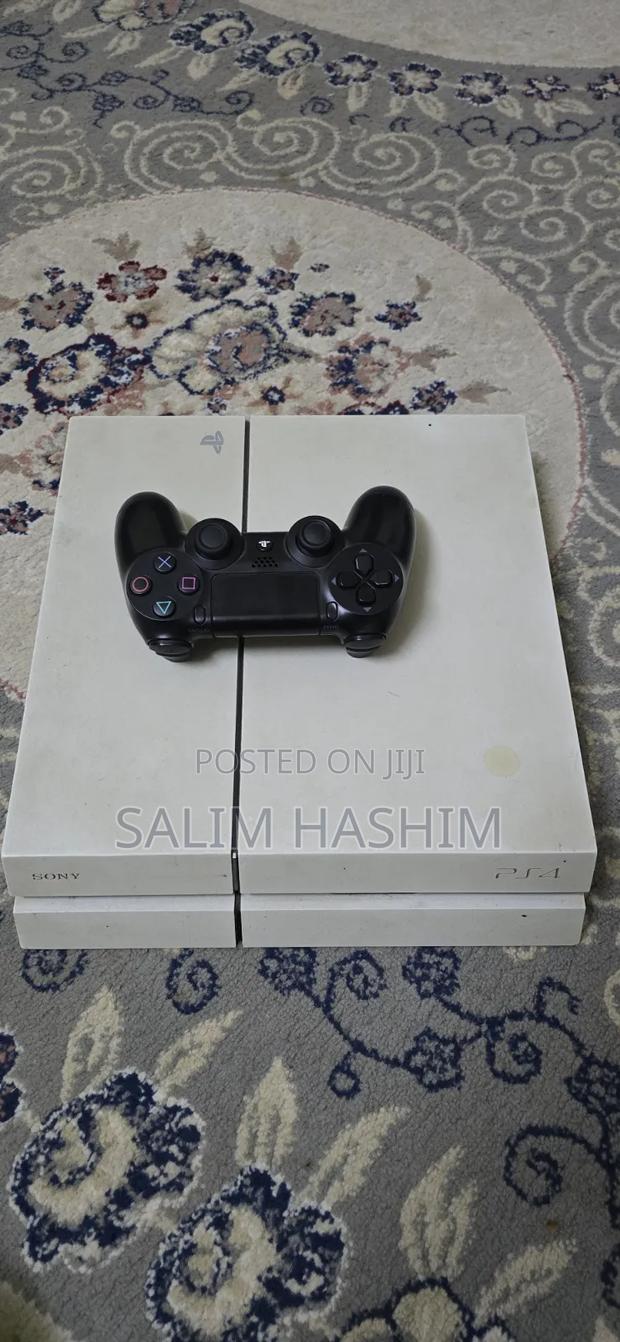 PS4 Standard - main view
