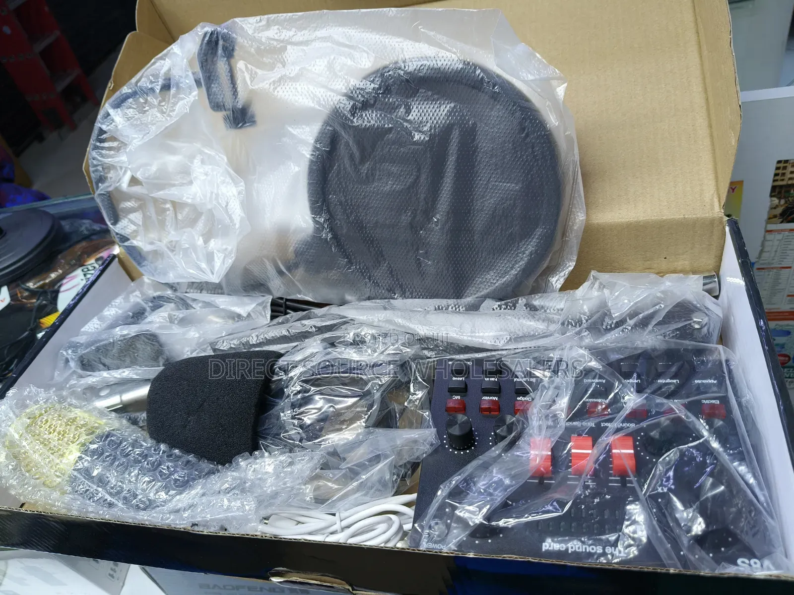 V8S Sound Card + BM-800 Condenser Microphone Full Recording Kit