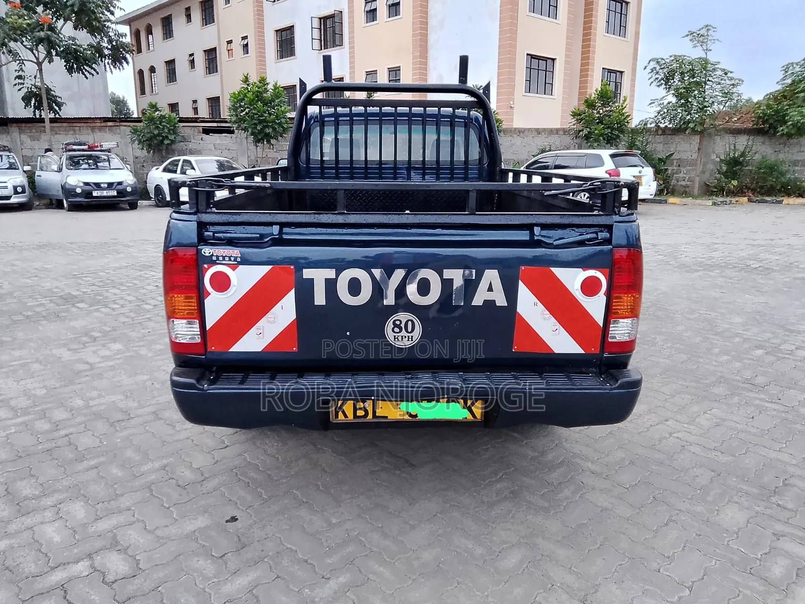 Toyota Hilux 2010 Blue