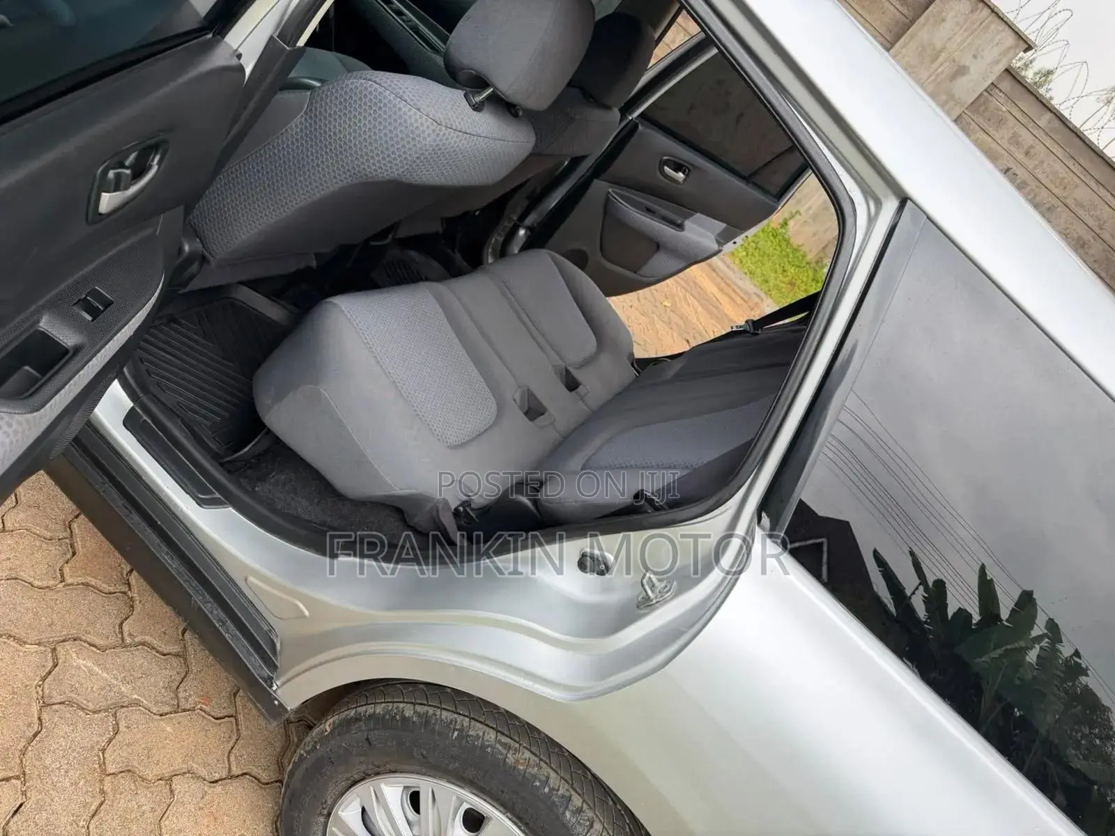 Nissan Wingroad 2013 Silver