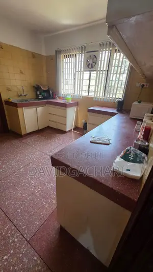 Office Room to Let.