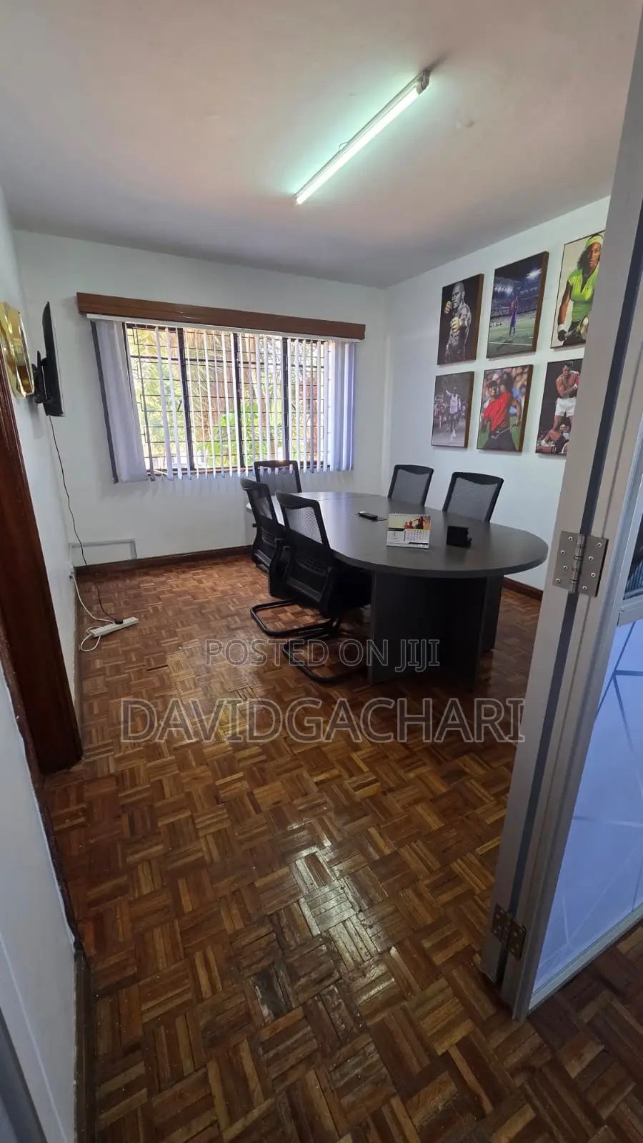 Office Room to Let.