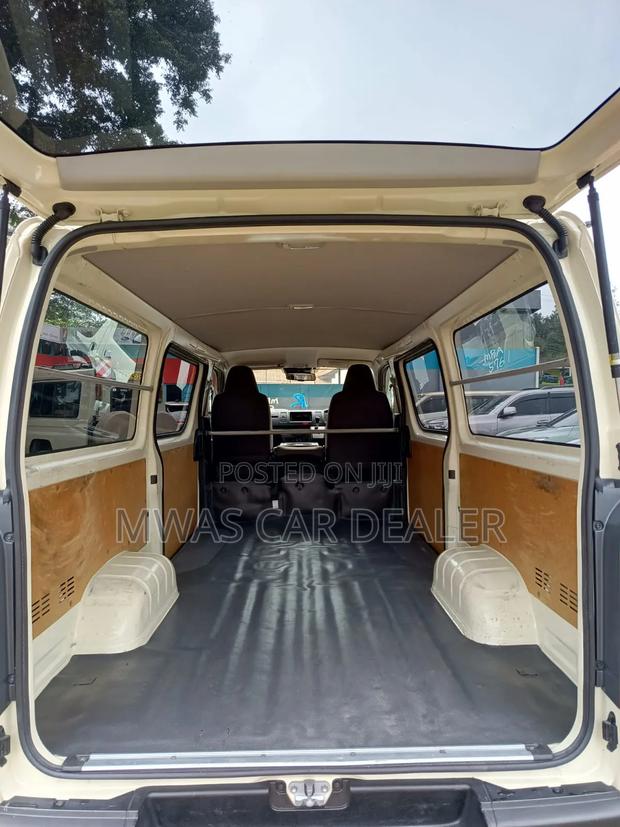 Toyota HiAce 2019 - thumbnail 13