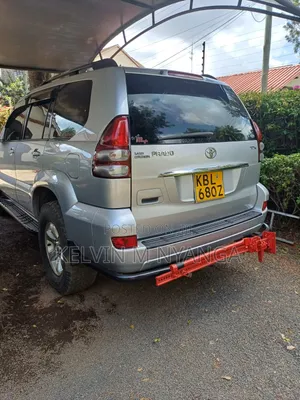 Toyota Land Cruiser Prado 2010 Silver