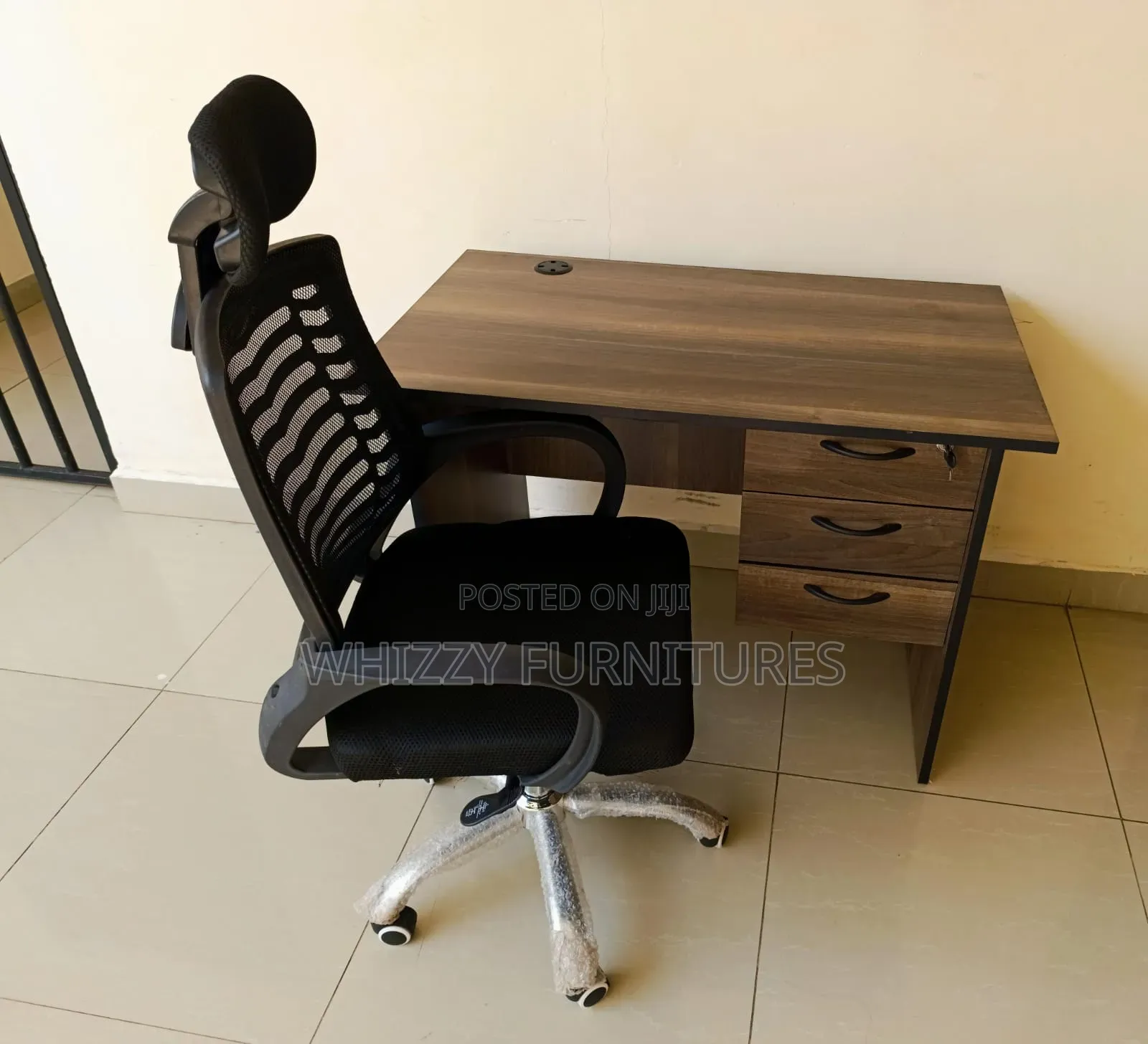 Modern Office Desk With Executive Chair