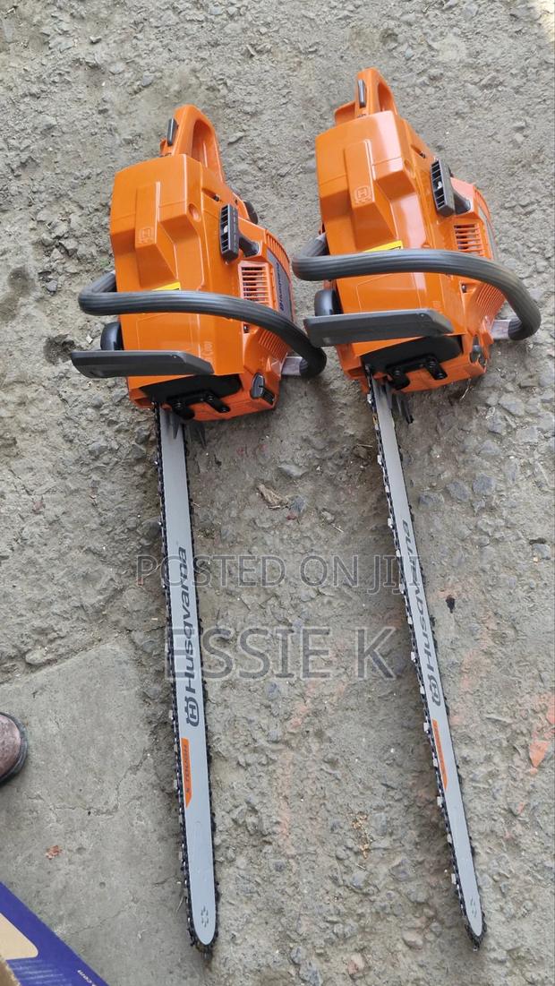 Heavy Duty Husqarvana Chainsaw - thumbnail 2