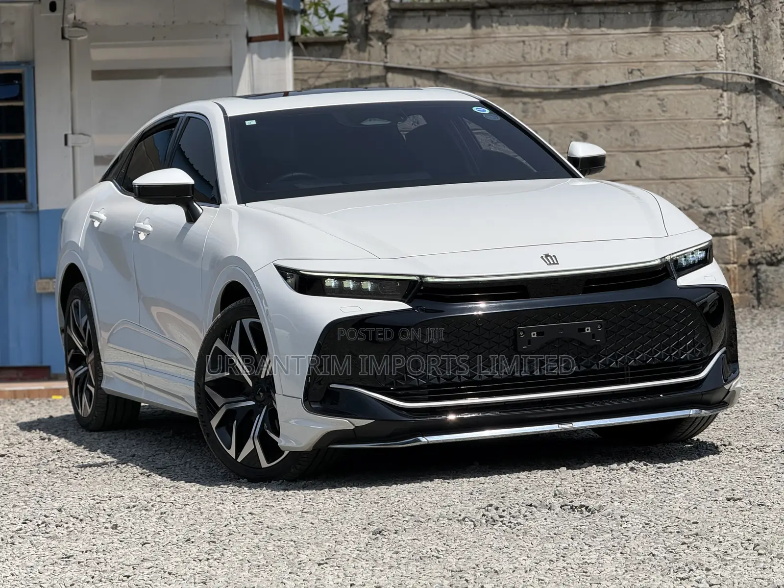 Toyota Crown Platinum 2023 White