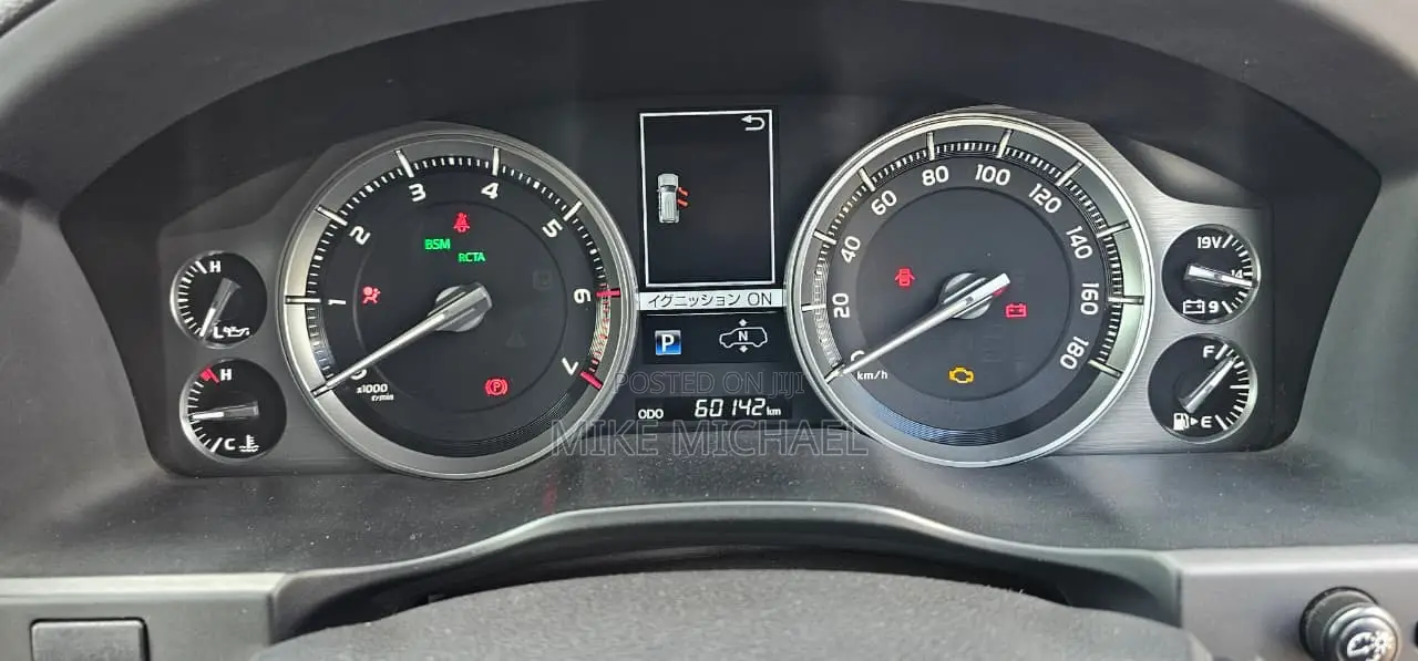 Toyota Land Cruiser 4.6 V8 ZX 2017 Black