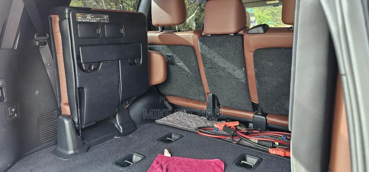 Toyota Land Cruiser 4.6 V8 ZX 2017 Black