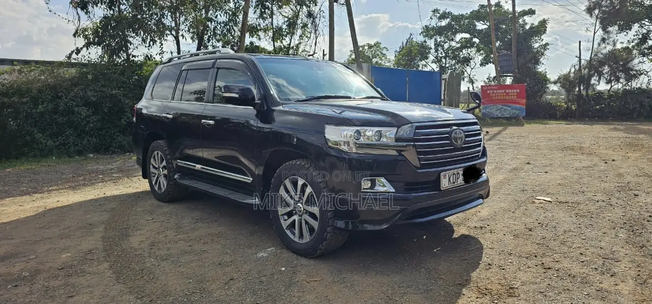 Toyota Land Cruiser 4.6 V8 ZX 2017 Black