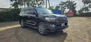 Toyota Land Cruiser 4.6 V8 ZX 2017 Black