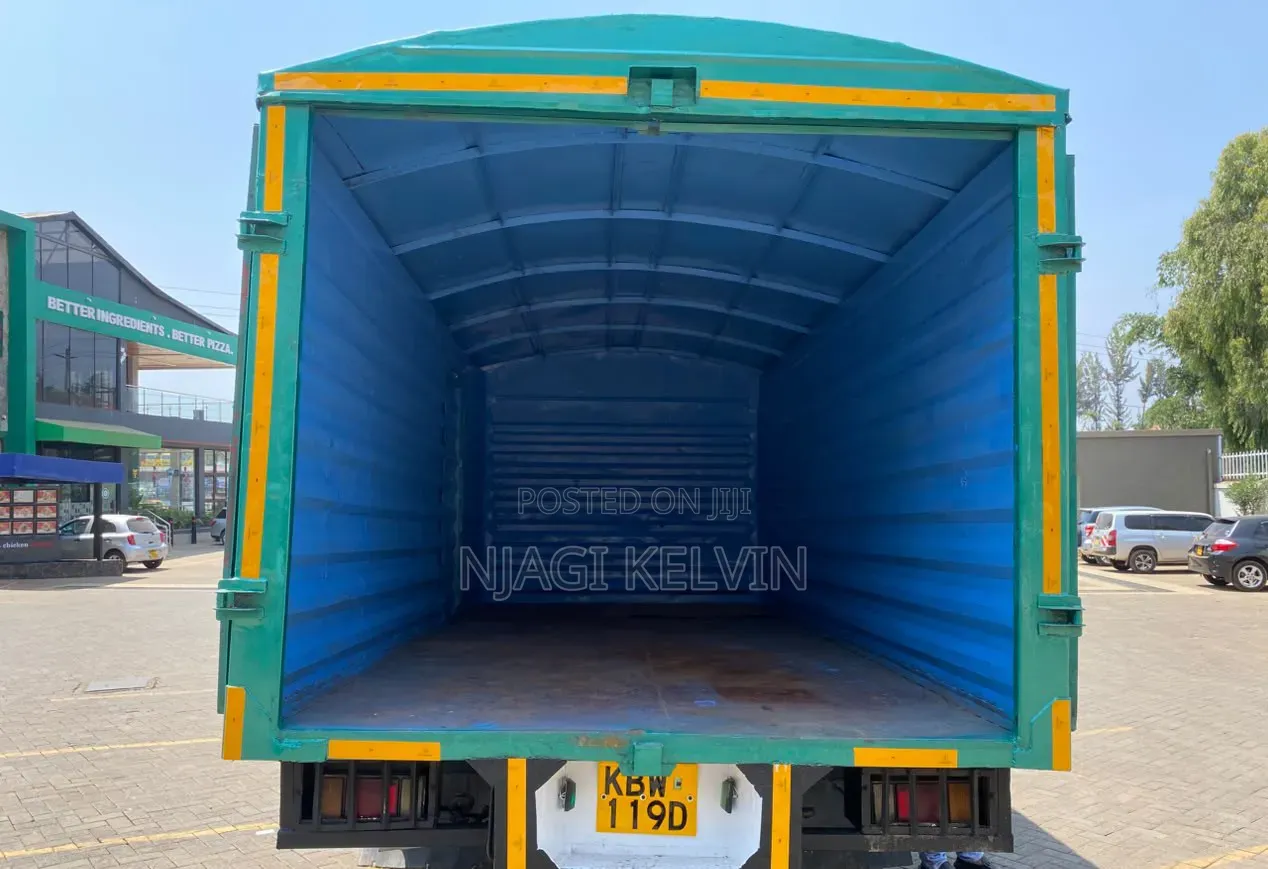 Isuzu NPR 2012 White