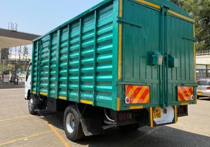 Isuzu NPR 2012 White