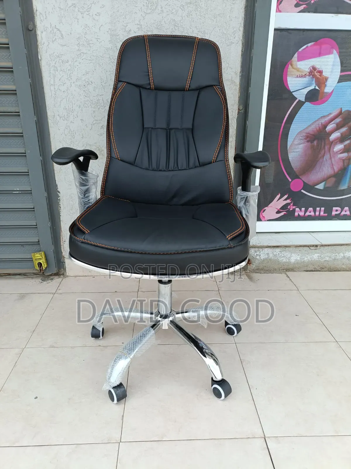 Two Gears Leather Chair