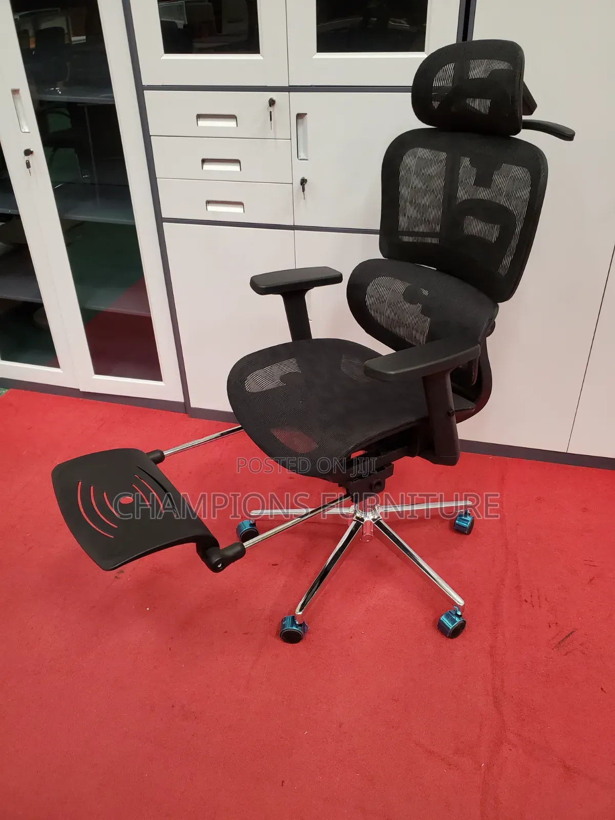 Orthopedic Chair With Retractable Footrest