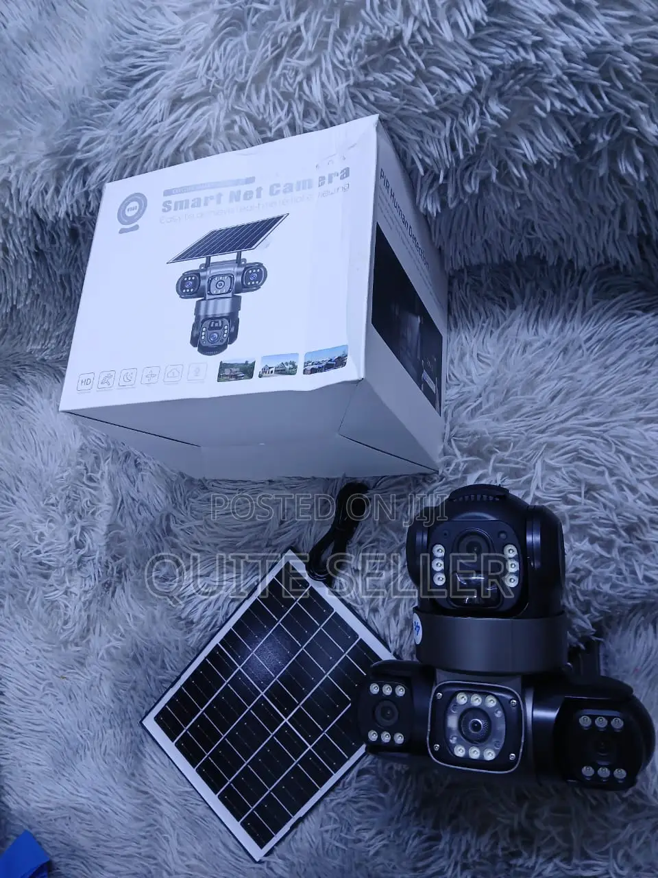 High-Performance Triple Lens Outdoor Solar Security Camera AI Tracking