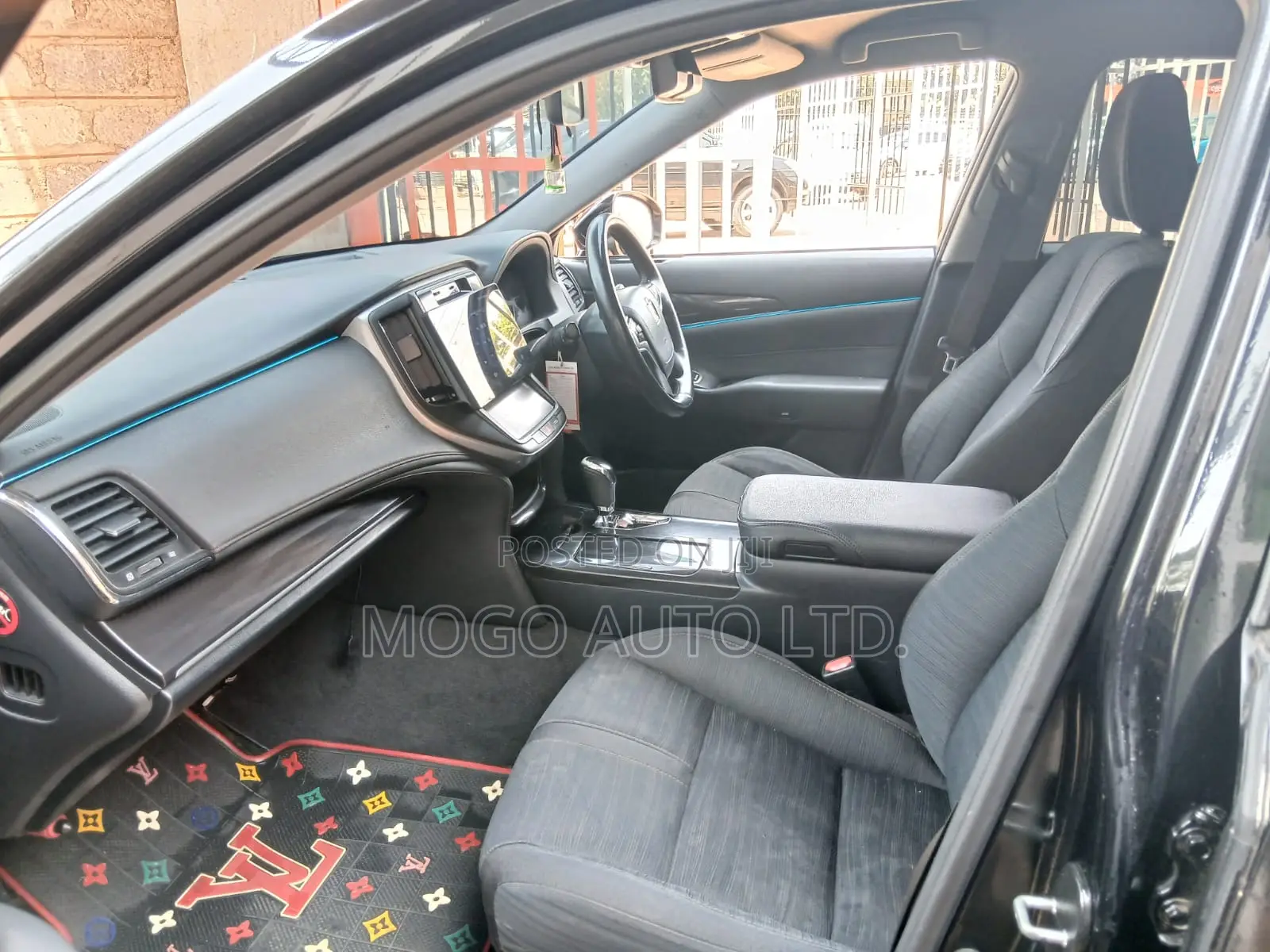 Toyota Crown 2014 Black