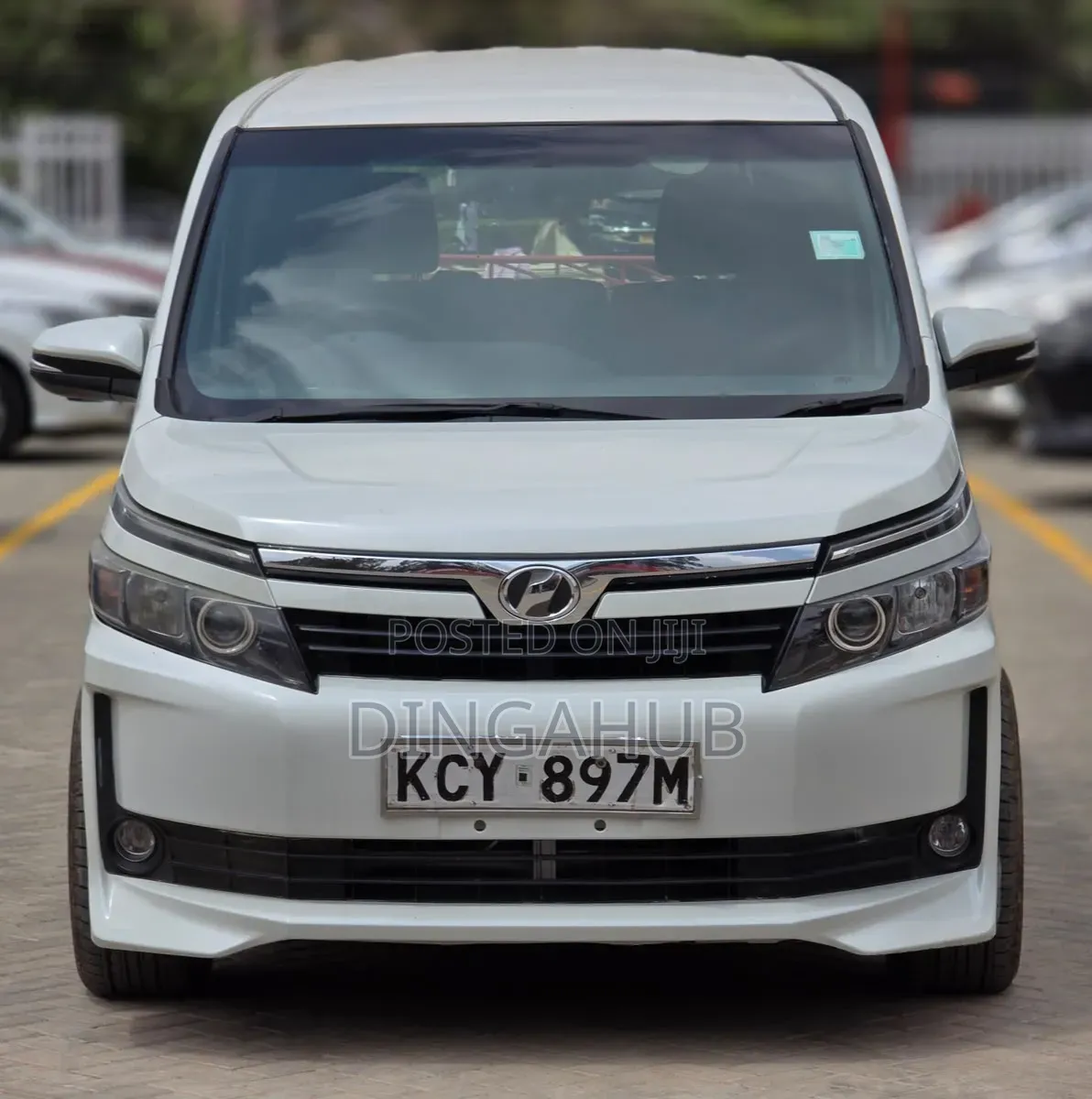 Toyota Voxy 2013 White