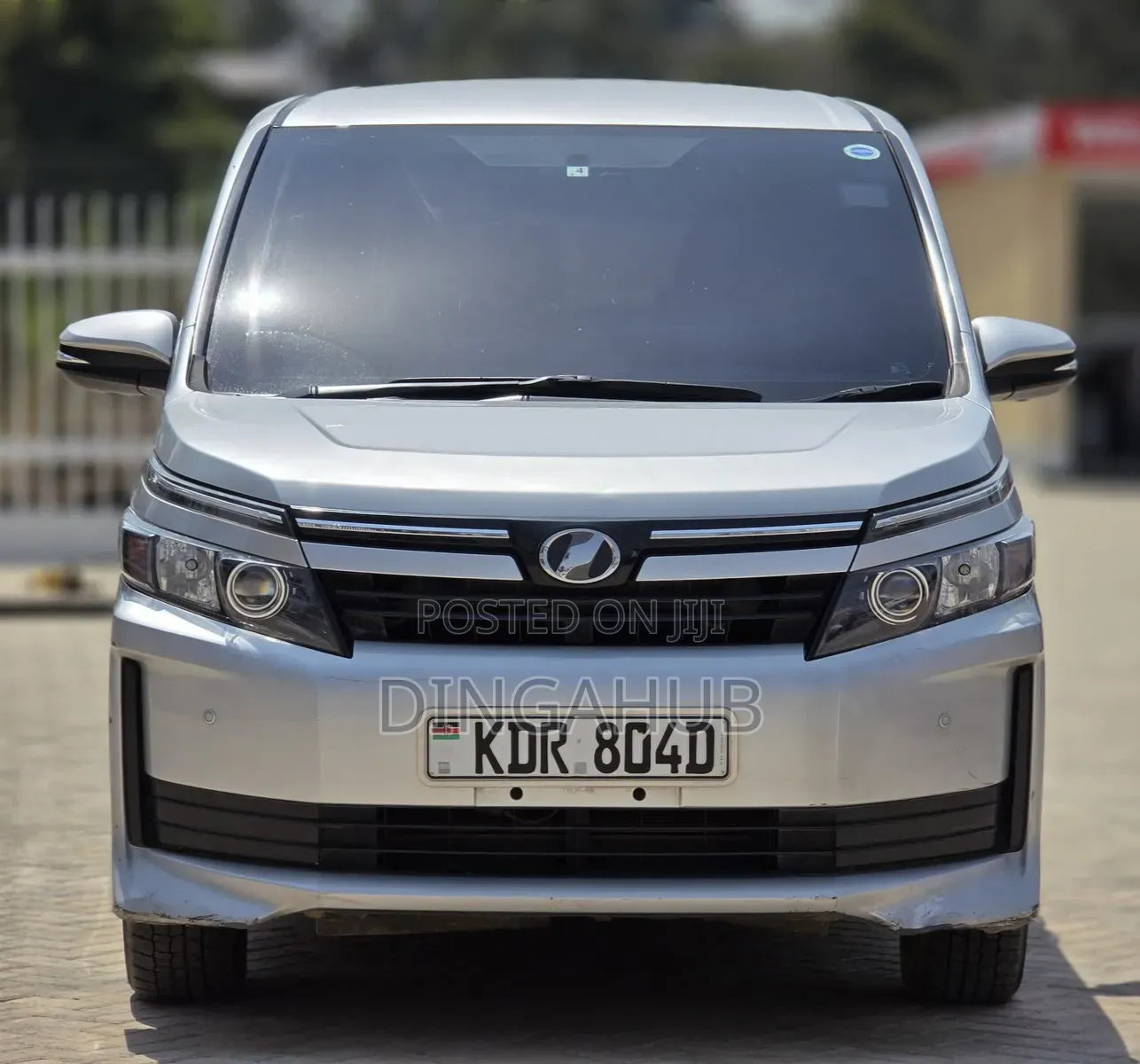 Toyota Voxy 2018 Silver