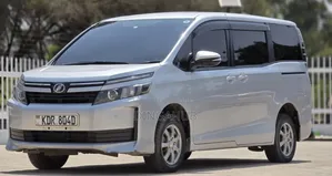 Toyota Voxy 2018 Silver